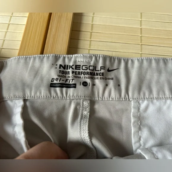 Tan nike tour performance golf shorts 
Size:34 
Like new condition - Picture 2 of 4